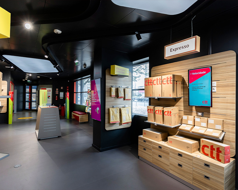 Interior de uma das Lojas CTT.