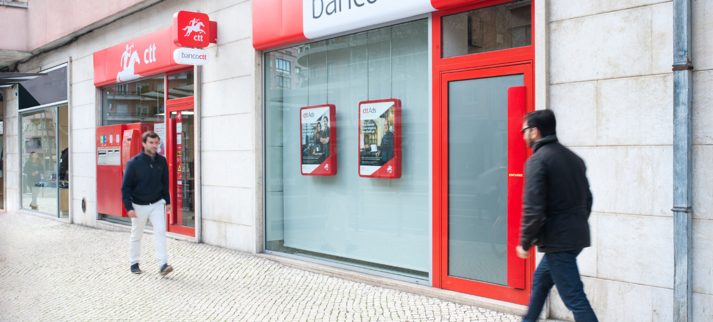 Fachada de uma loja CTT.