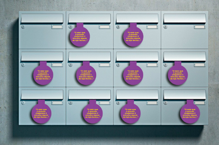 Caixa do correio de várias casas.